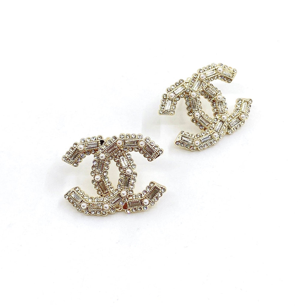 Chanel Push Back Earrings - 18K Yellow Gold