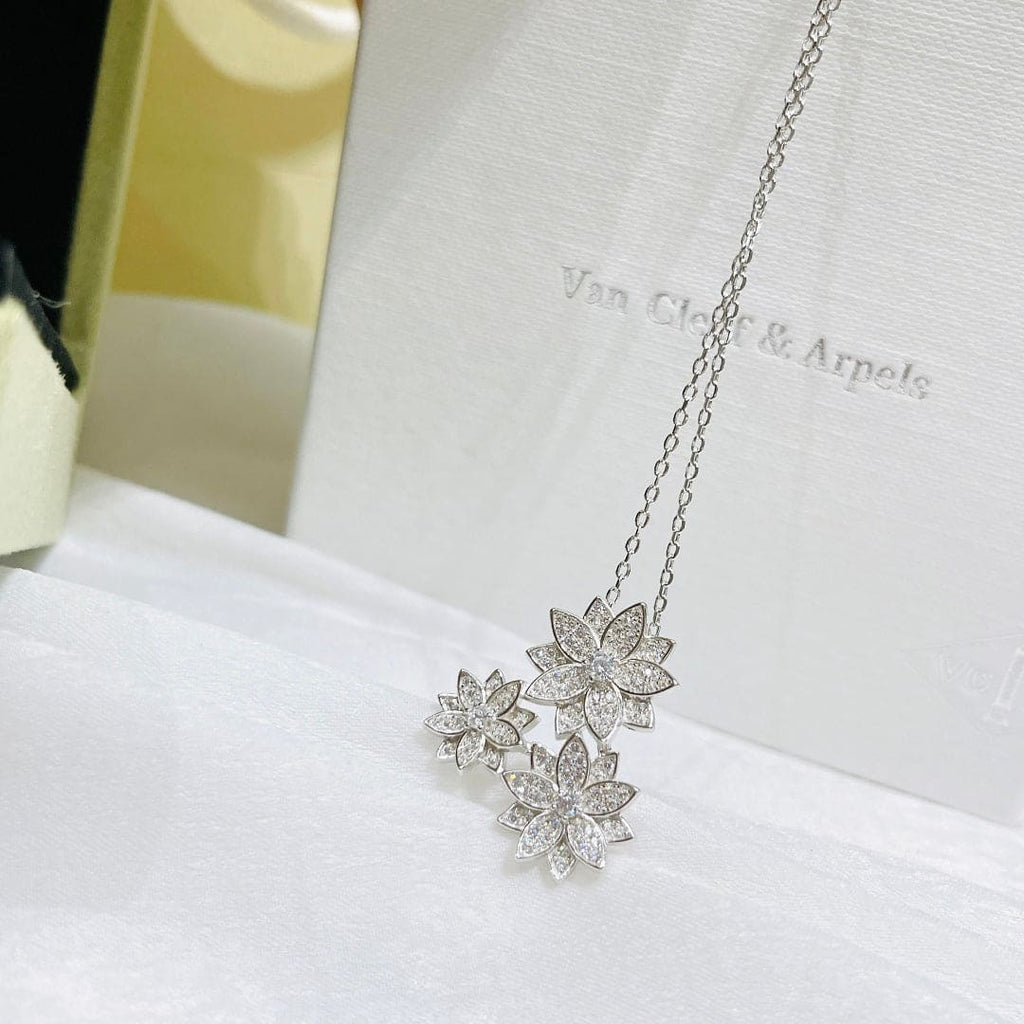 Three Flowers Lotus Necklace - 18K Gold