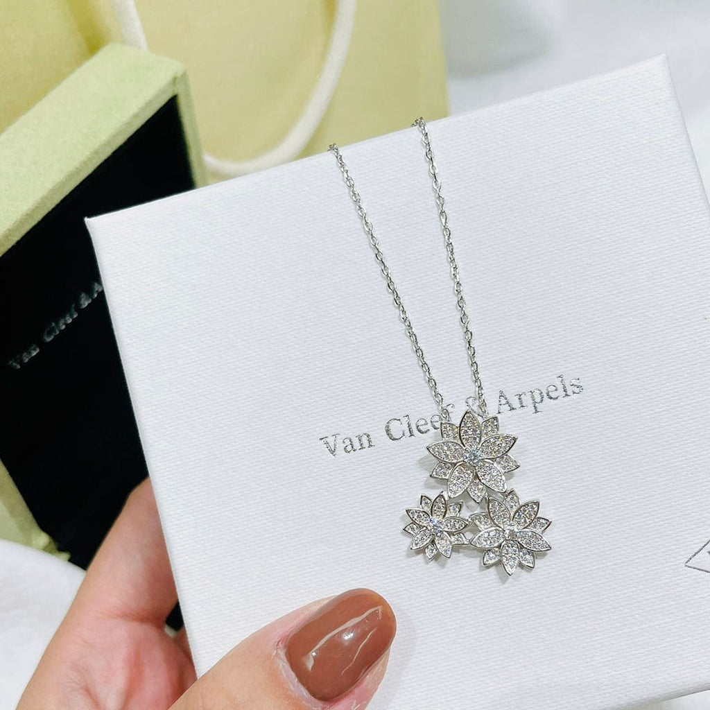Three Flowers Lotus Necklace - 18K Gold