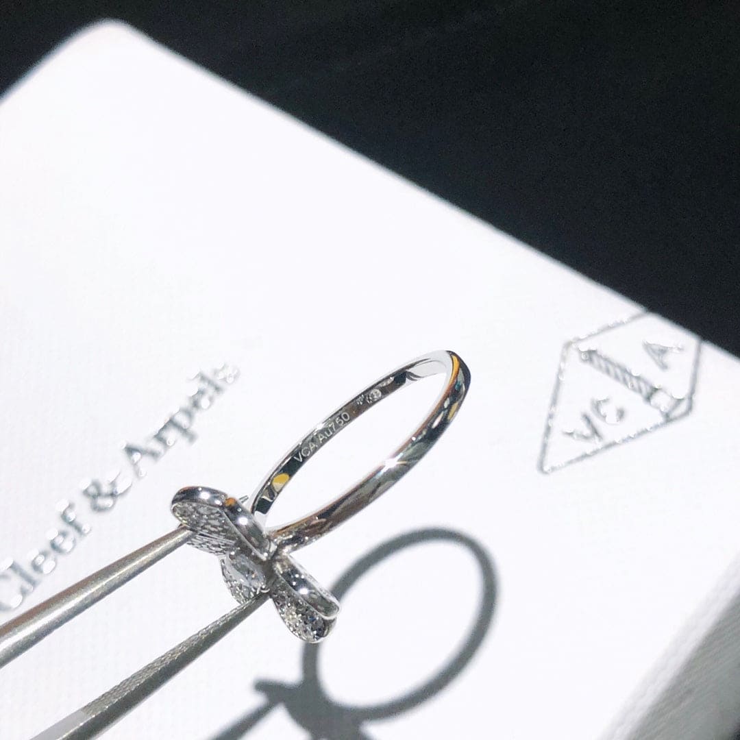 Frivole Ring - 18K White Gold