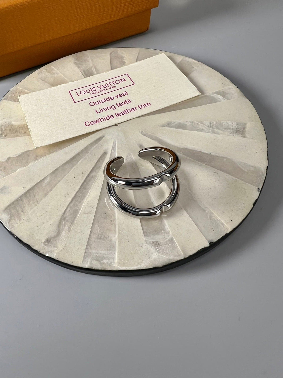 Louis Vuitton Volt Upside Down Ring - 18K Yellow Gold
