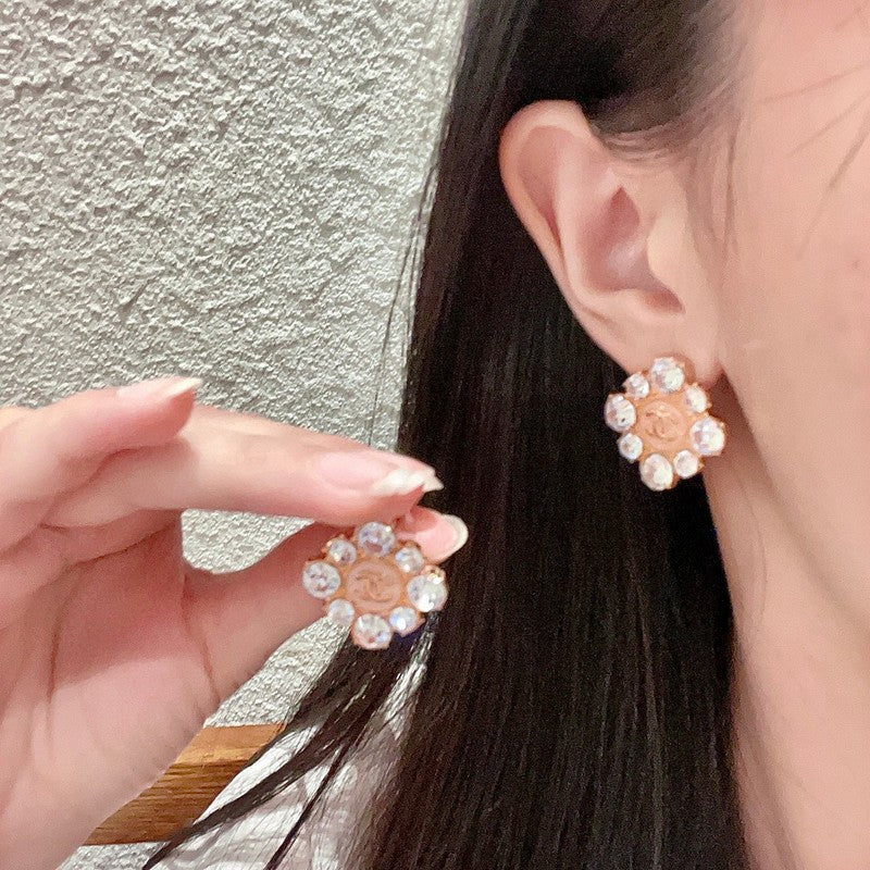 Chanel Color Flower Diamond Earrings - 18K Yellow Gold