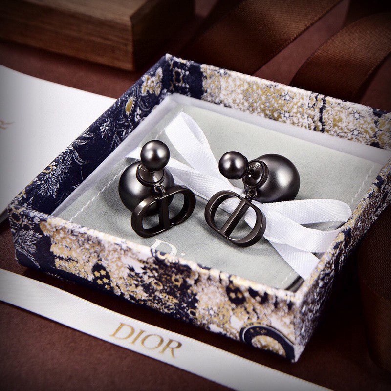Dior Tribales Grey Pearl Earrings