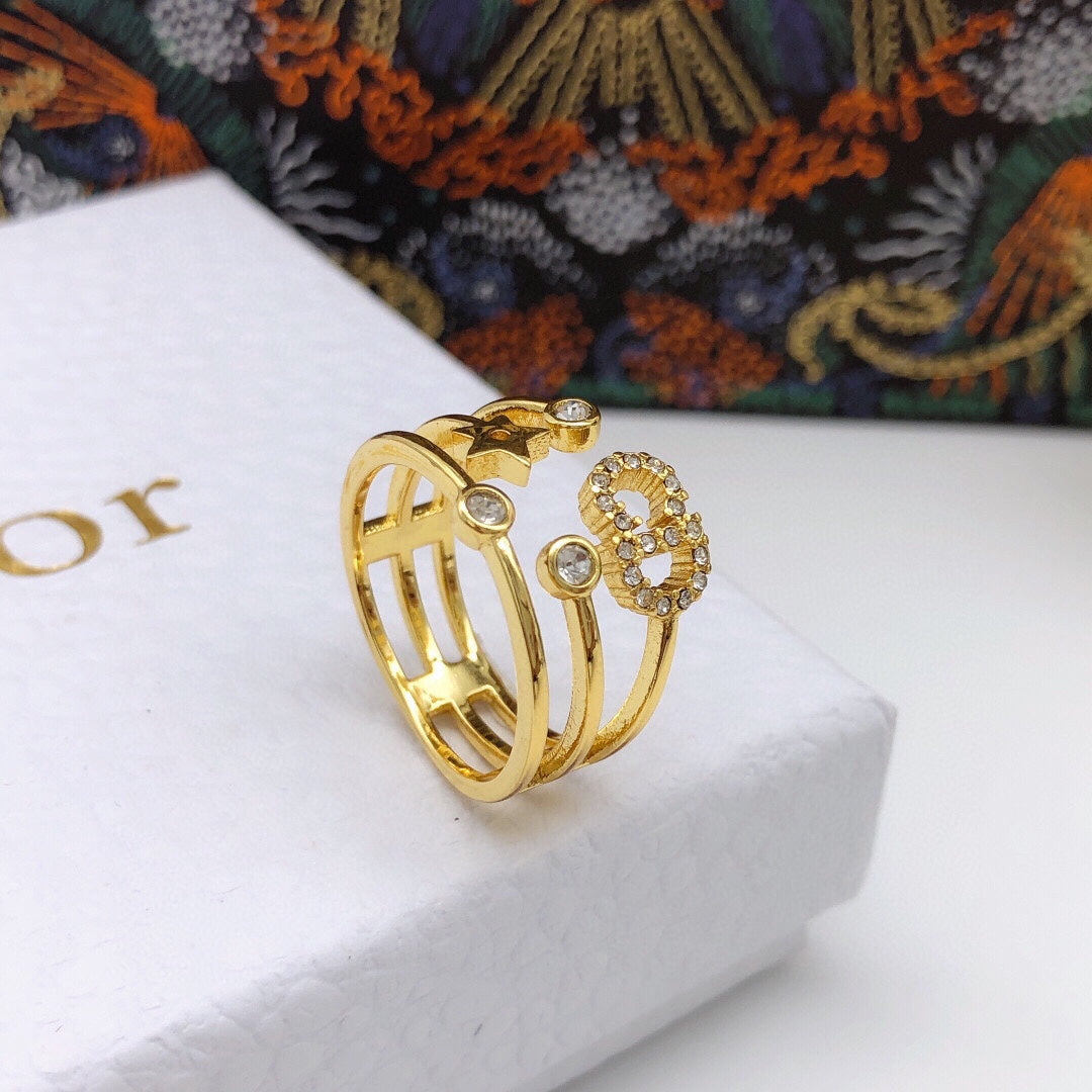 Dior Star Diamond Ring - 18K Yellow Gold