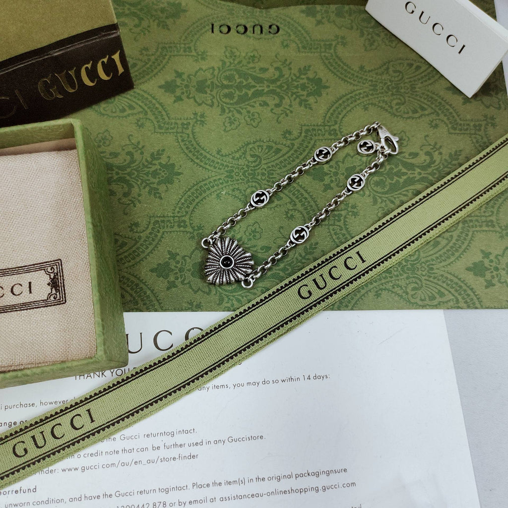 Gucci Double G Interlocking G Heart Necklace