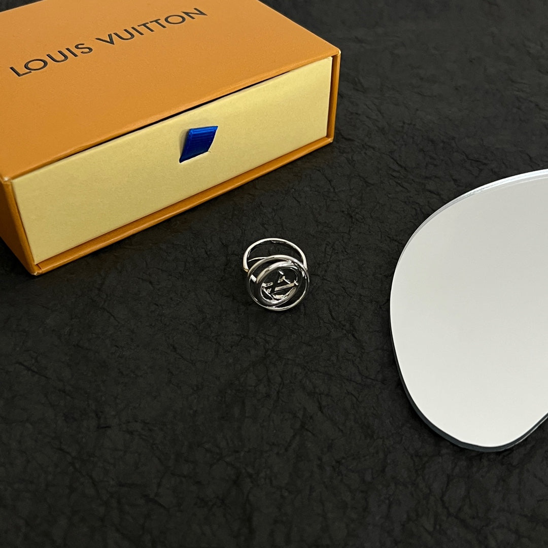 Louis Vuitton Stellar Ring - 18K Gold