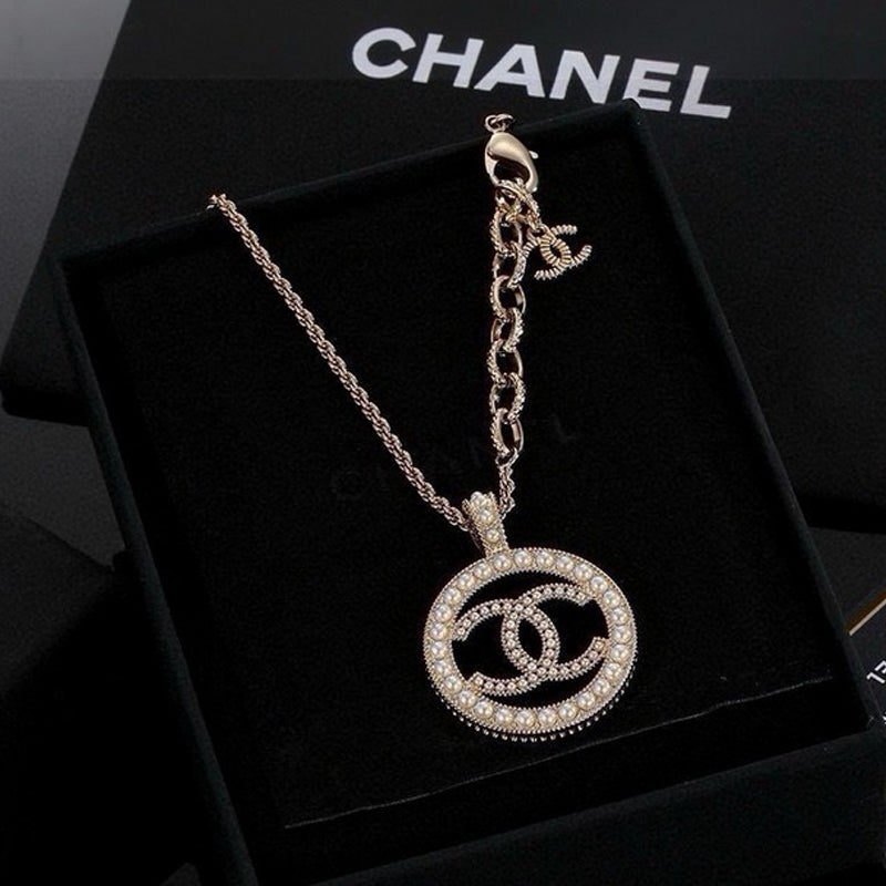Chanel Pearl Round Gold Necklace