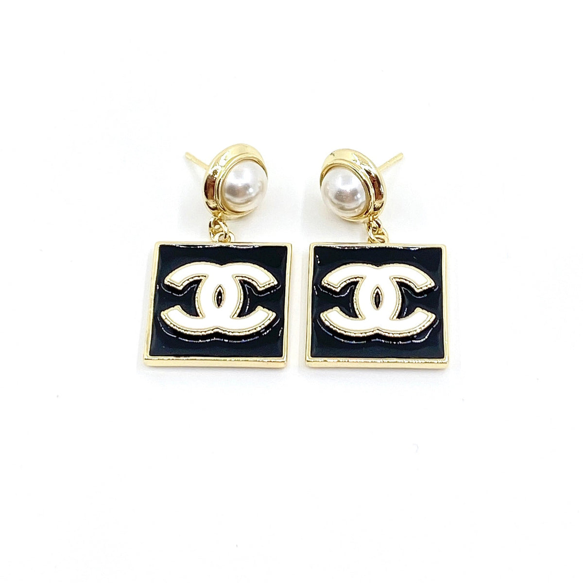 Chanel Square Pearl Pendant Earrings - 18K Yellow Gold