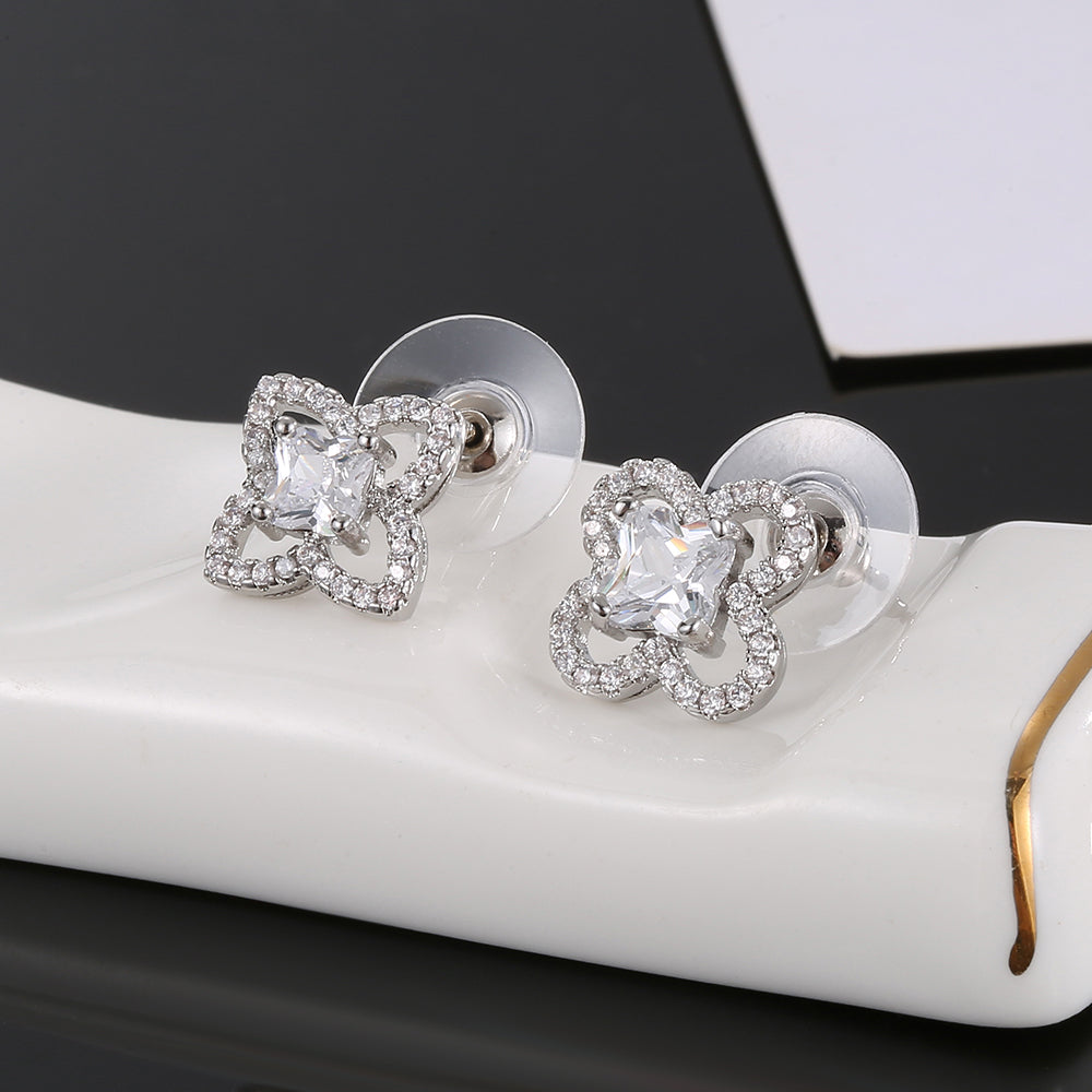 Louis Vuitton Blossom Earrings - 18K White Gold