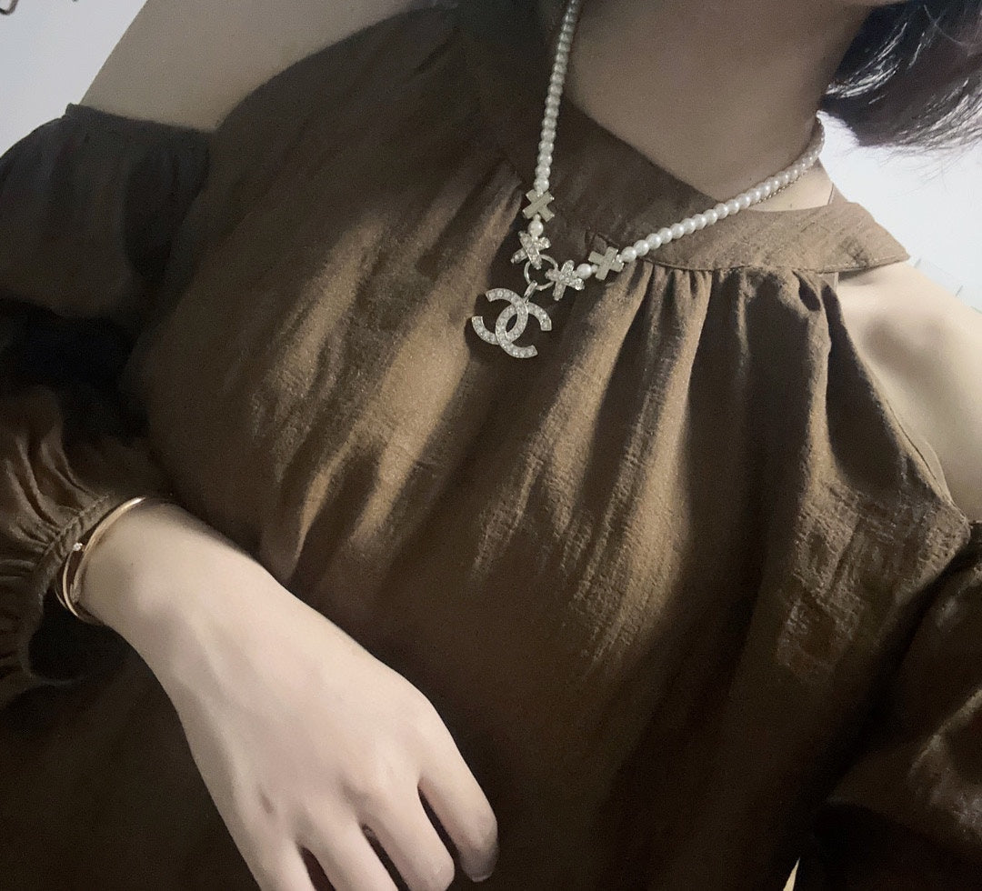 Chanel Pearls Chain Necklace