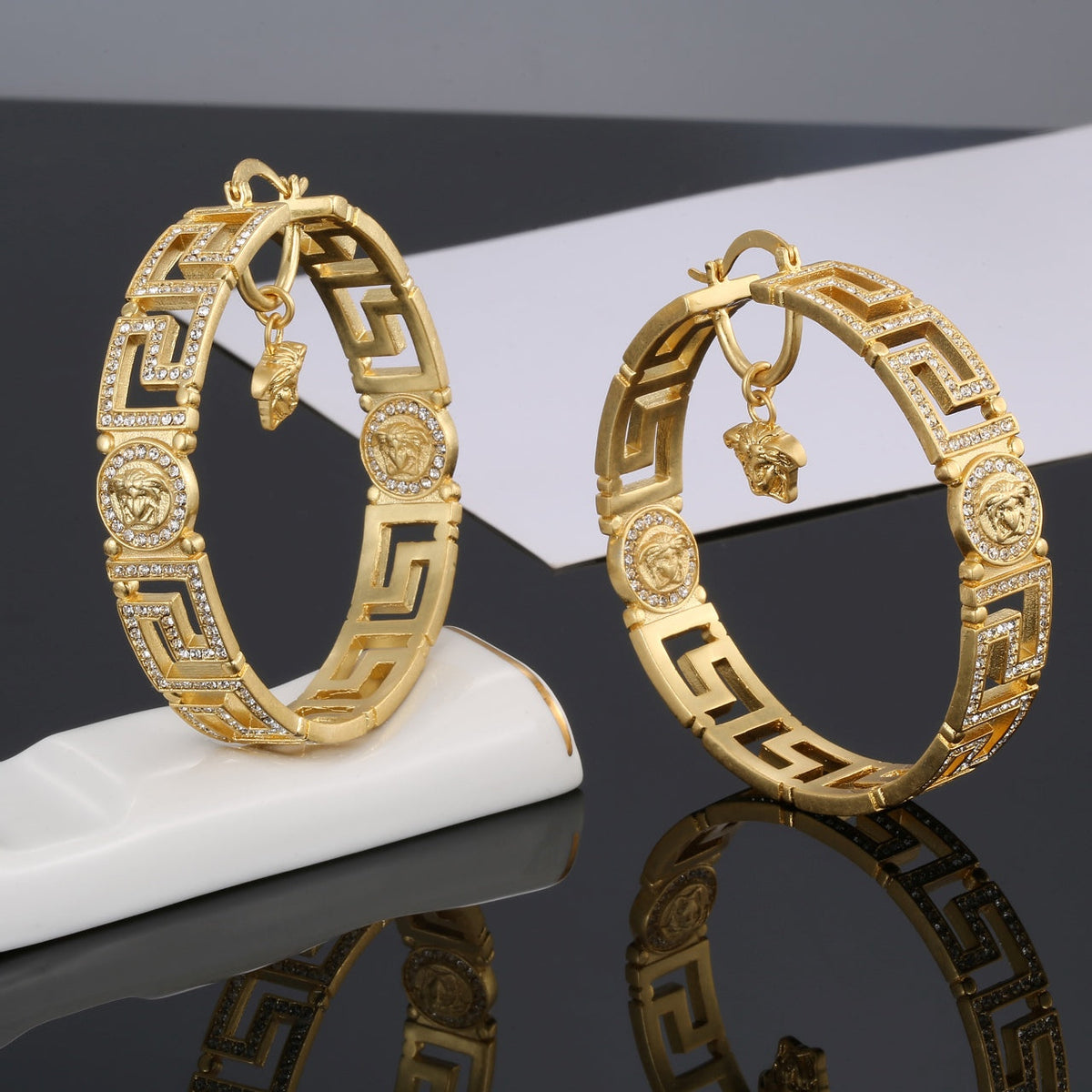 Ver Round Crystal Earrings - 18K Yellow Gold