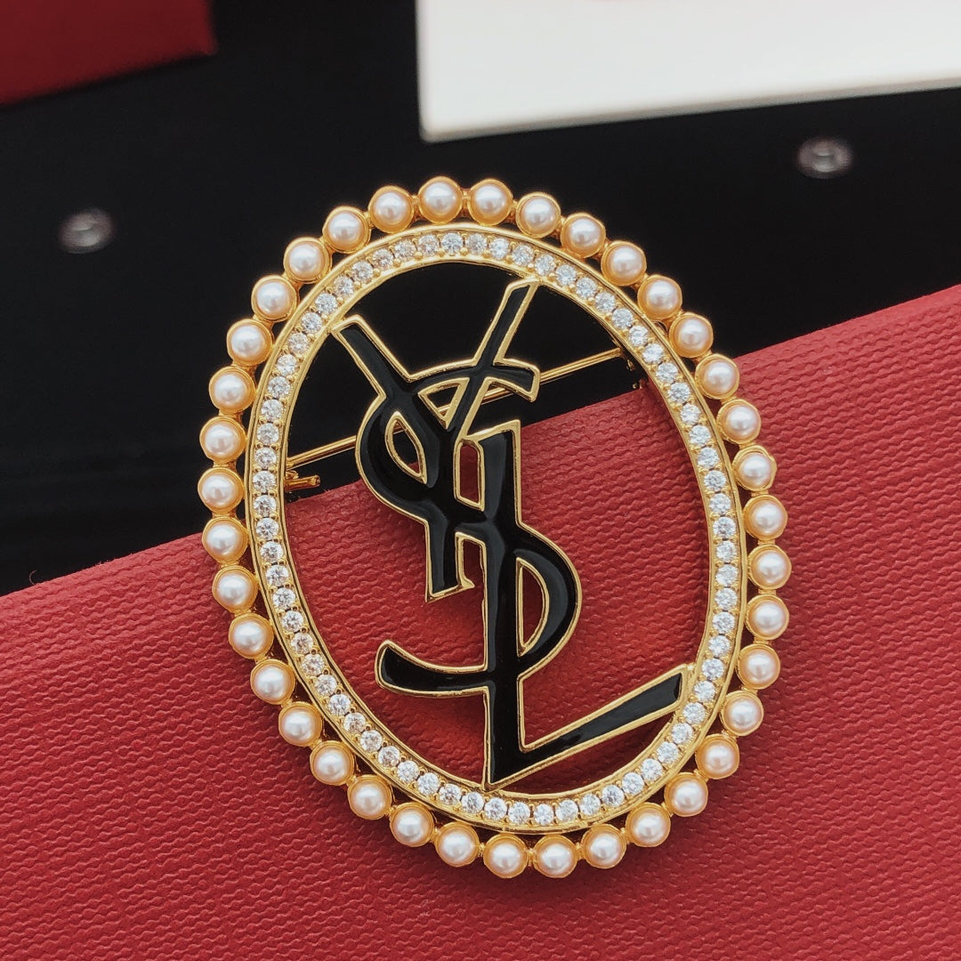 Oval Pearl Brooch
