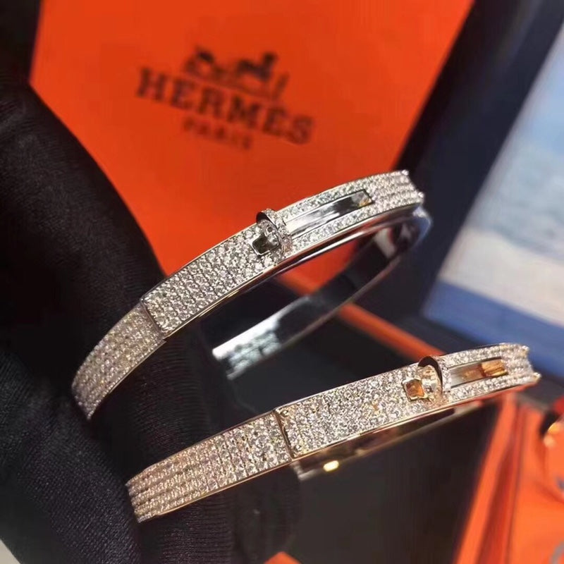 Hermes Kelly Moissanite Bracelet - 18K Yellow Gold