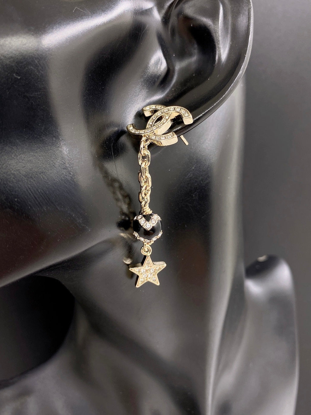 Chanel Star Pearl Earrings - 18K Yellow Gold