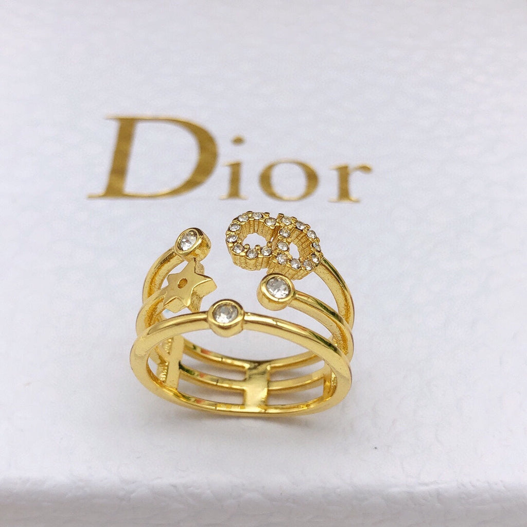 Dior Star Diamond Ring - 18K Yellow Gold