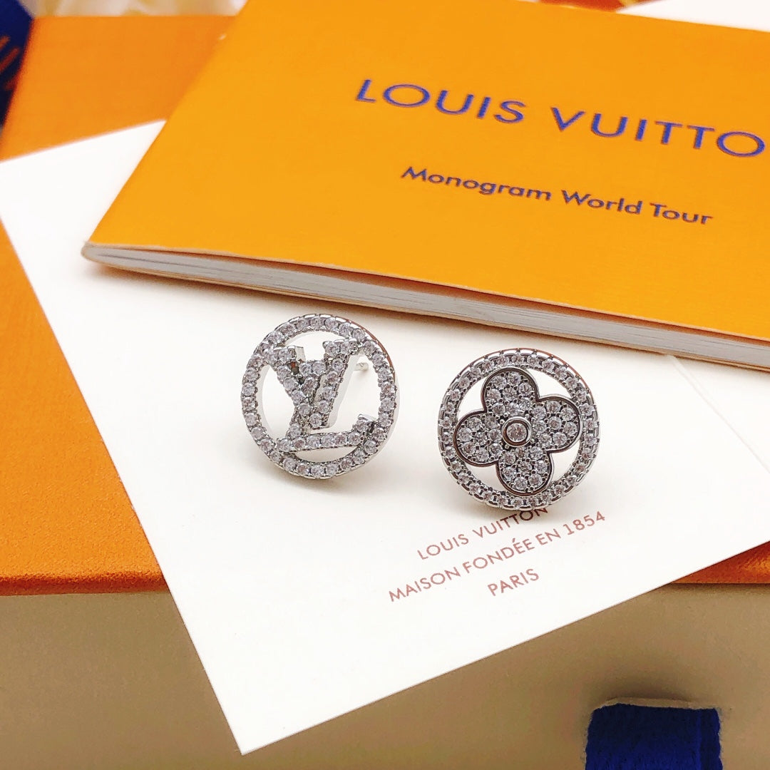 Louis Vuitton Blossom Diamond Earrings - 18K Gold