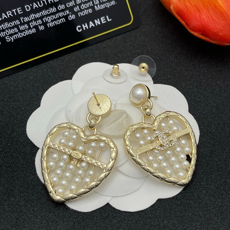 Chanel Gold Heart Pearl Earrings - 18K Yellow Gold