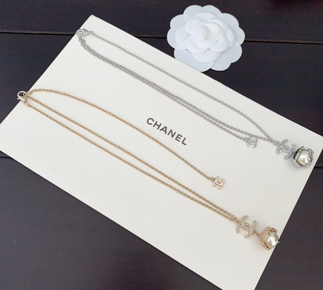 Chanel Pearls Flower Necklace