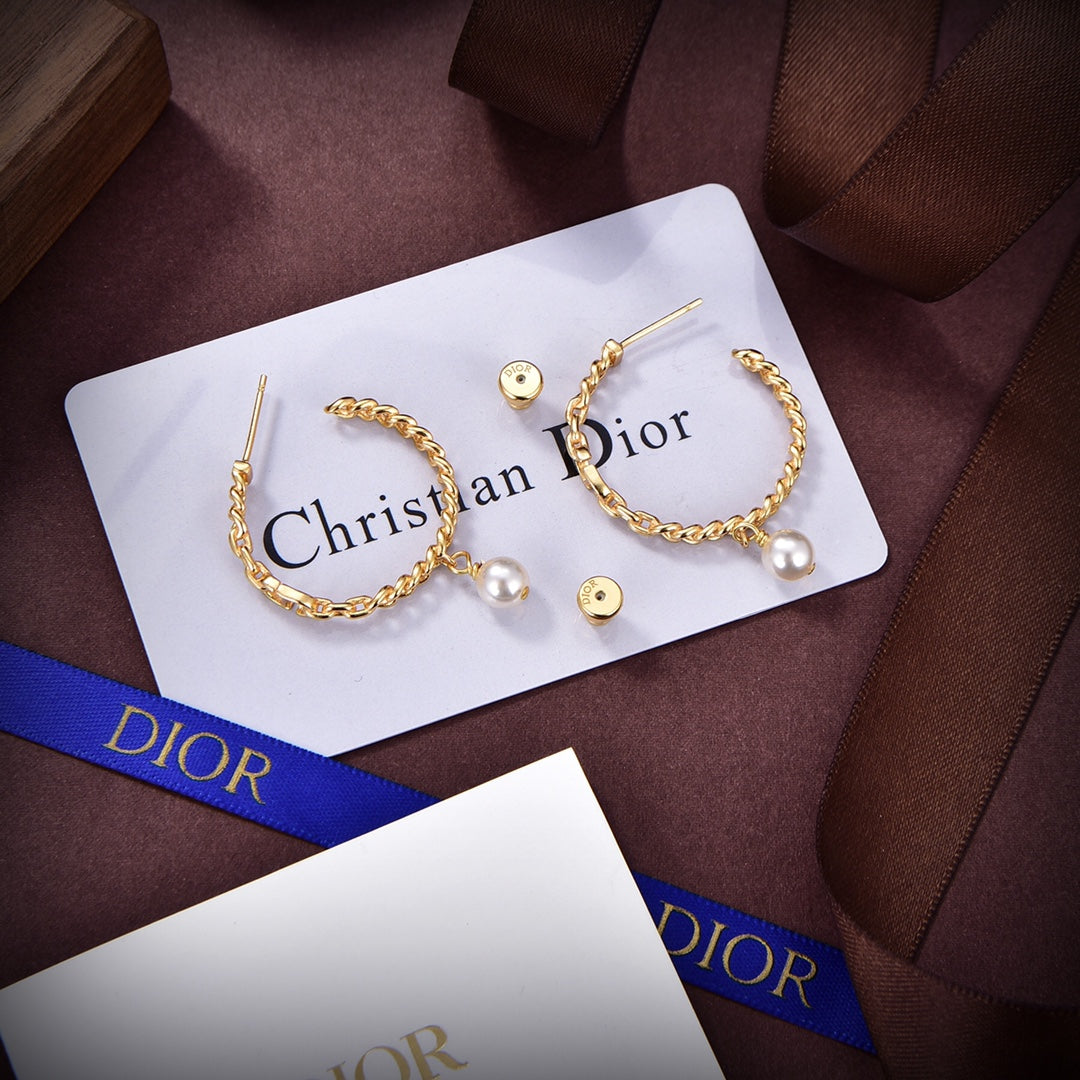 Dior 30 Montaigne Earrings