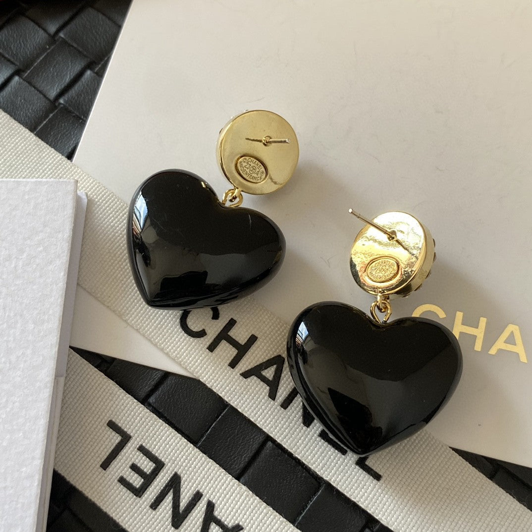 Chanel Black Heart Earrings - 18K Yellow Gold