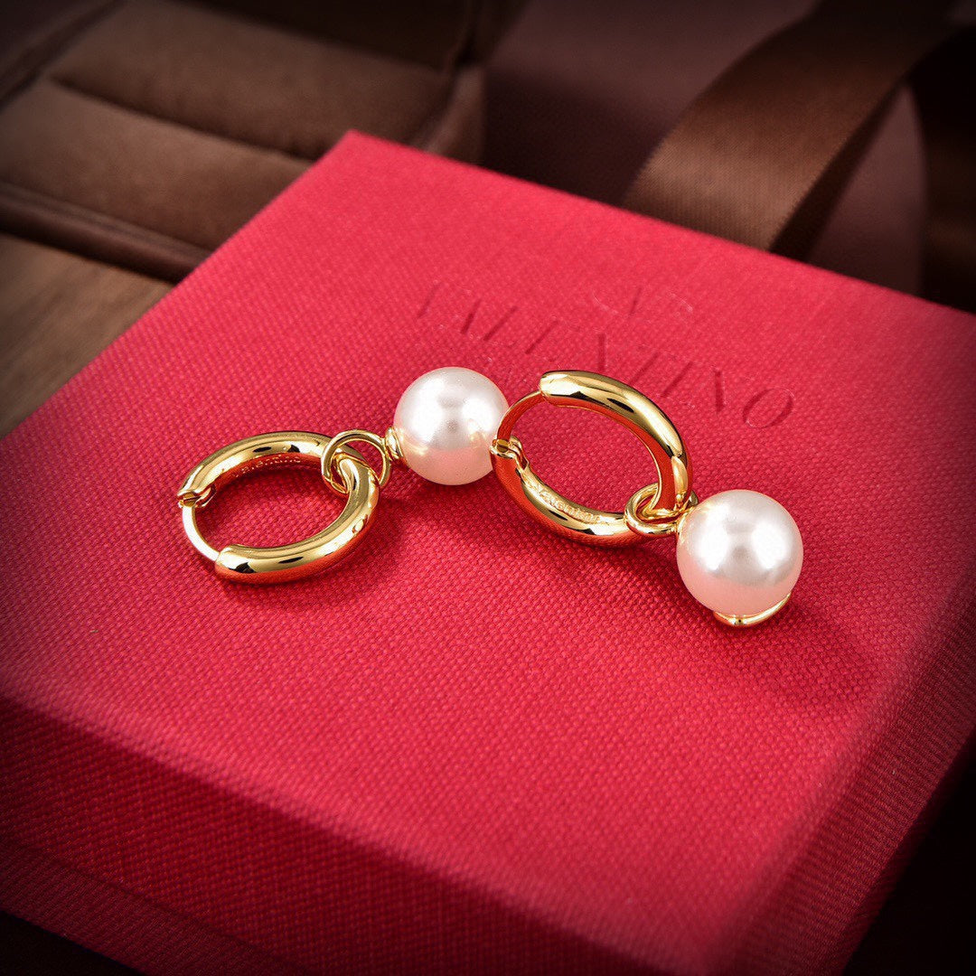 Valentino Pearl Earrings - 18K Yellow Gold