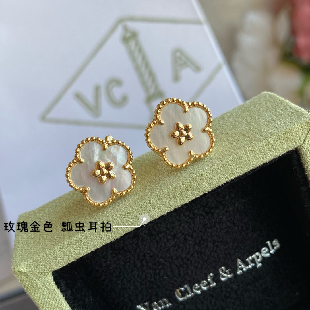 Lucky Spring Plum Blossom Earrings - 18K Gold