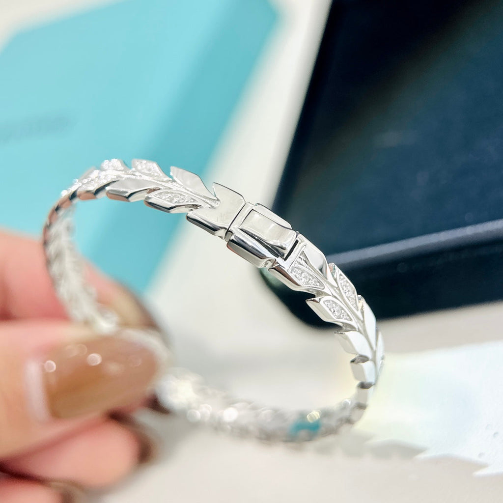 Tiffany Victoria Vine Diamond Bracelet - 18K Gold