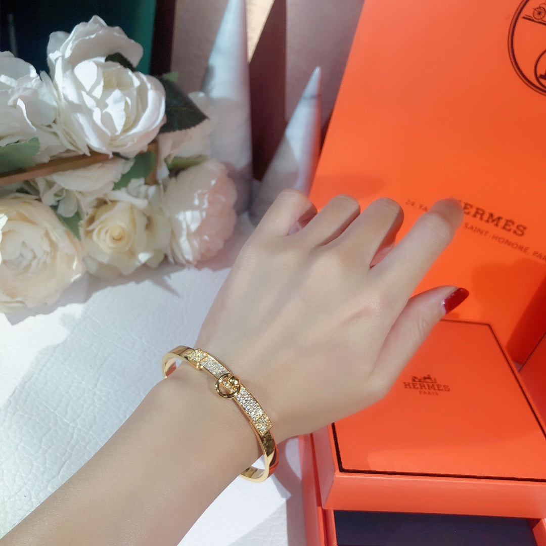 Hermes Collier De Chien Diamond Bracelet - 18K Gold
