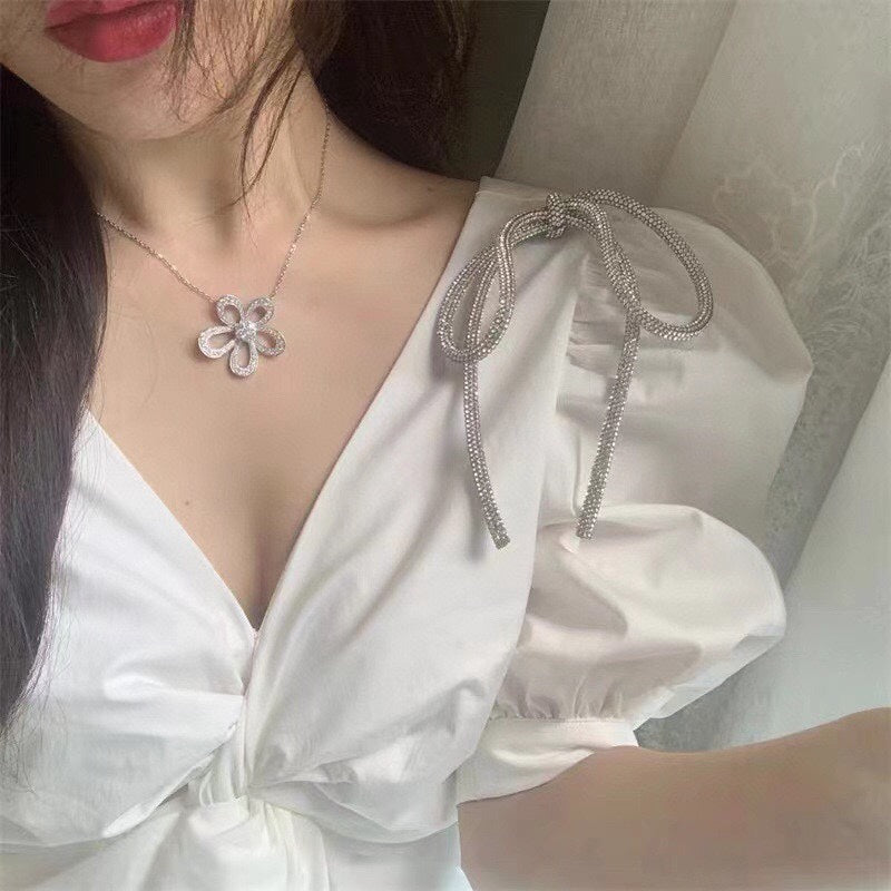 Flowerlace Pendant Necklace - 18K Gold