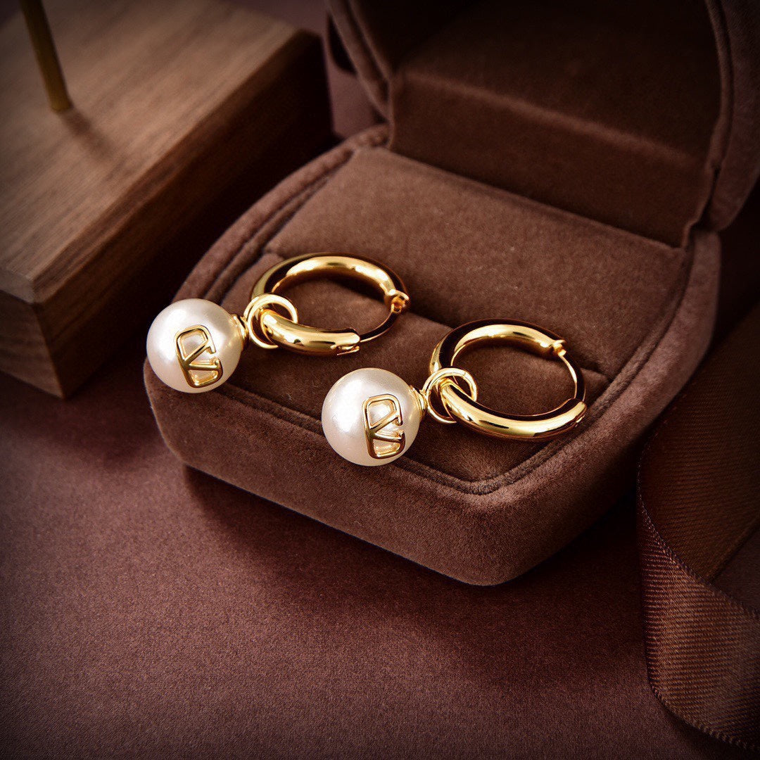 Valentino Pearl Earrings - 18K Yellow Gold