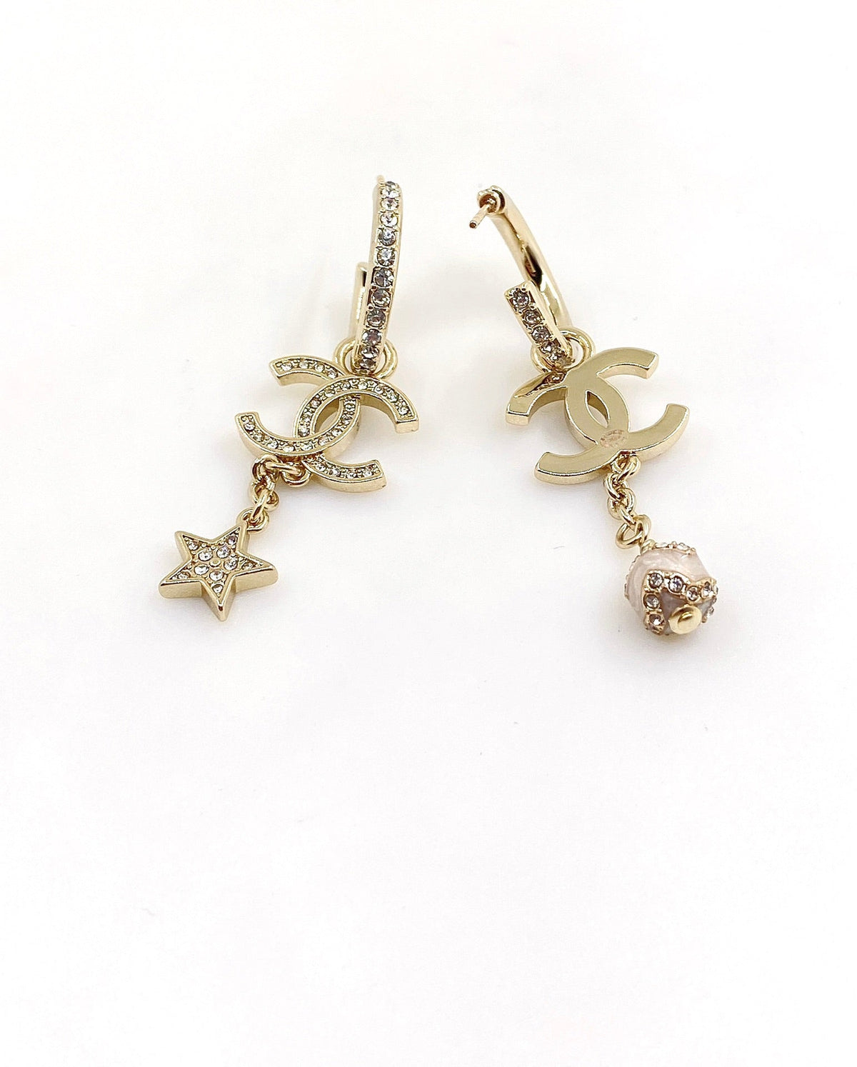 Chanel Star Pearls Pendant Earrings - 18K Yellow Gold