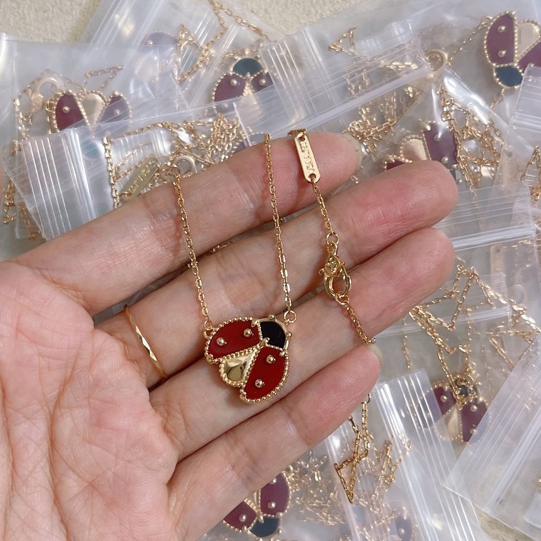 Lucky Spring Pendant Necklace - 18K Gold